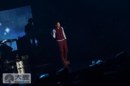 [01/06/2011] Mas de Rain’s BEST Guangzhou concert. 1130